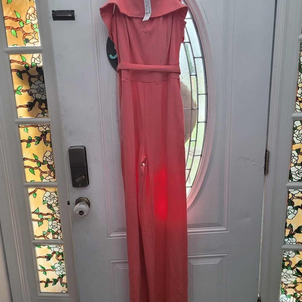 NWT New York & Company NYC Cold-Shoulder Jumpsuit Size Medium - Picture 4 of 6